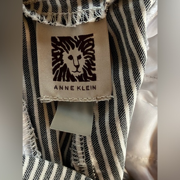 ANNE KLEIN STRIPED CAPRI’S SIZE 12 - Picture 14 of 15